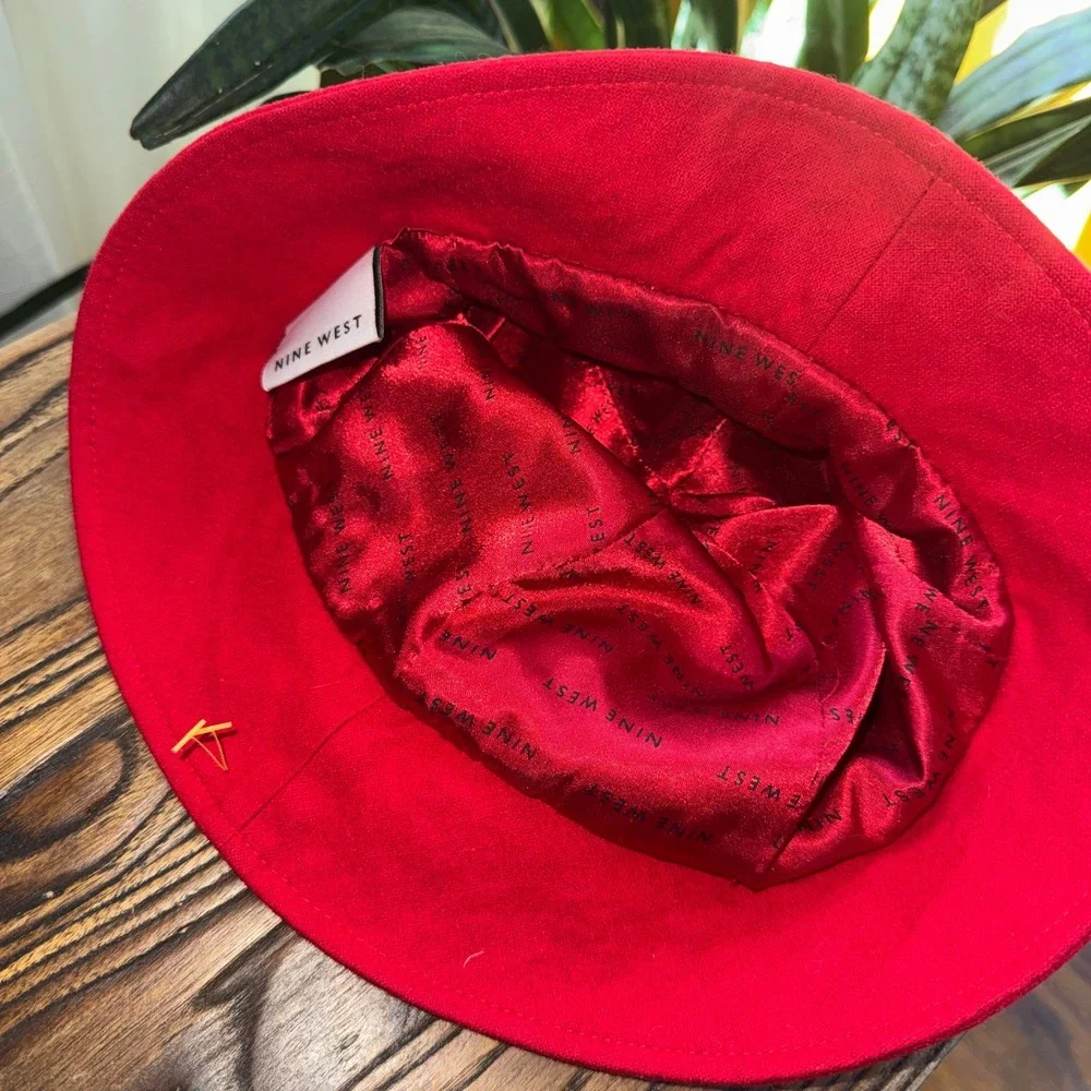 Nine West Womens Red Cloche Bucket Hat Side Buckle Satin Lined Vintage Style